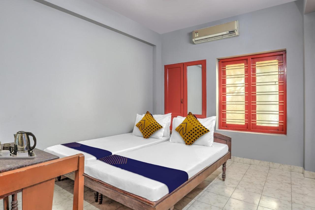 Spot On Kkp Tourist Home Thiruvananthapuram Εξωτερικό φωτογραφία