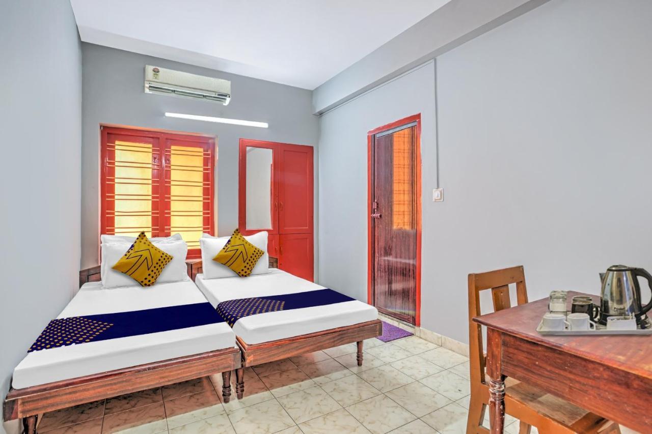 Spot On Kkp Tourist Home Thiruvananthapuram Εξωτερικό φωτογραφία